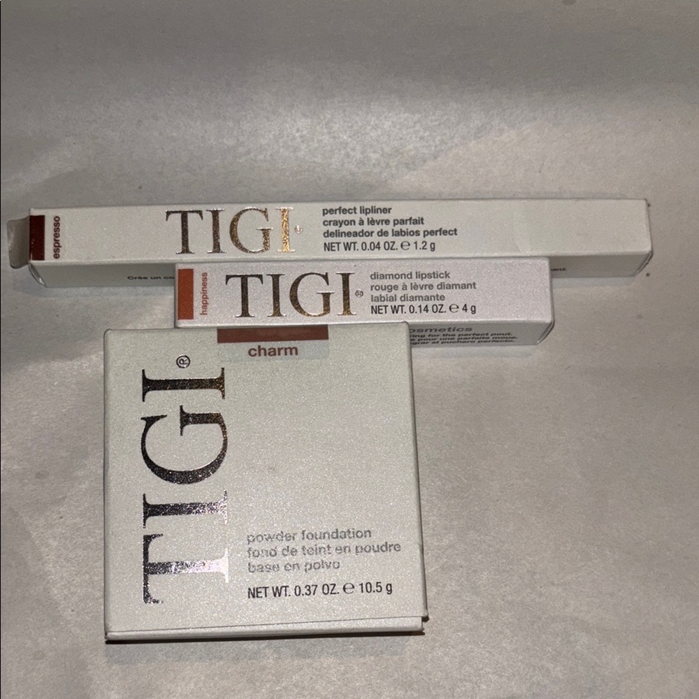 TIGI Charm Makeup Set - Lipliner, Lipstick, and Powder Foundation NWT